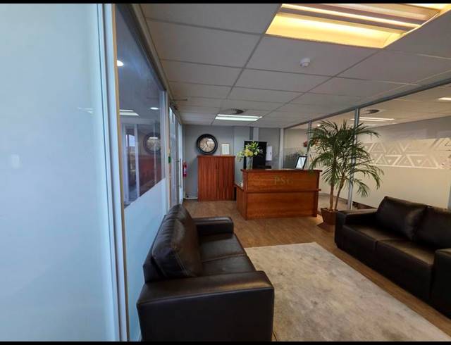 BUSINESS PROPERTY TO RENT IN MENLYN